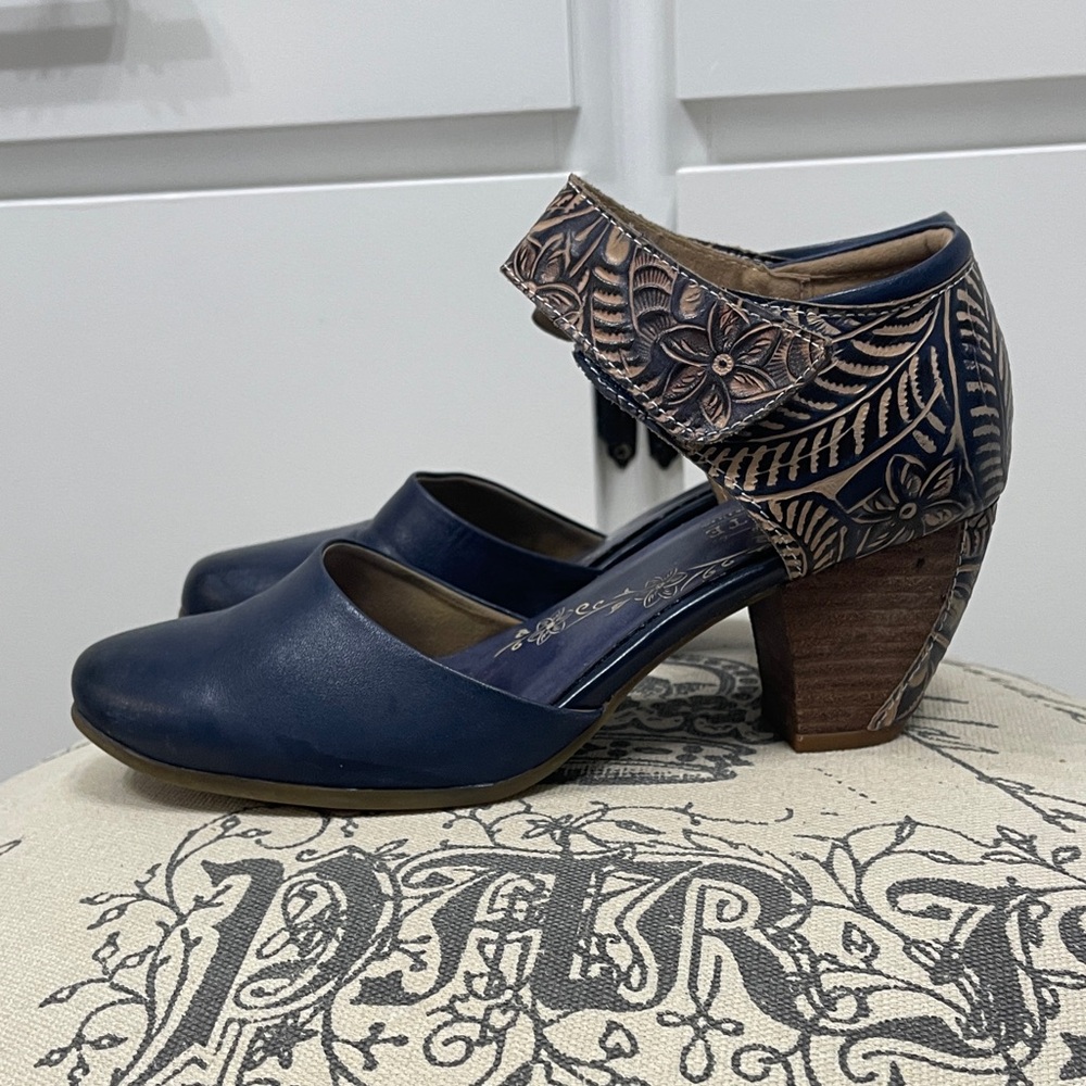 Spring Step L’Artiste Blue and Brown Heels with Vintage Charm